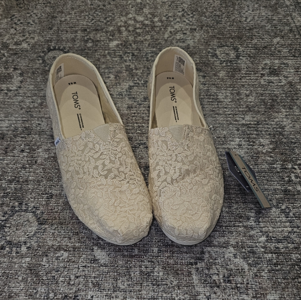 TOMS Women's Cream Lace Slip-On Shoes